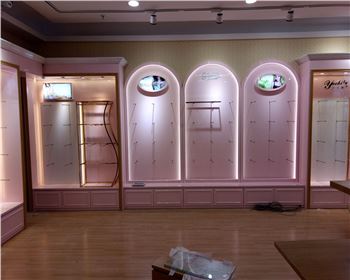 河南內(nèi)衣展柜案例