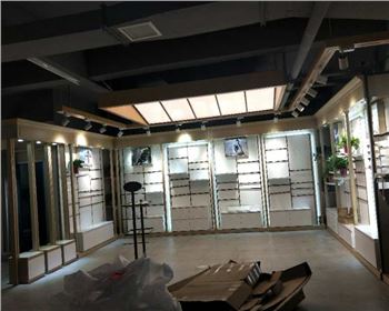 河南烤漆展柜廠家告訴您怎樣購(gòu)買合適的展示柜？